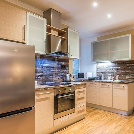 Charming Spacious 3 Bedroom In Old Town Рига Екстериор снимка