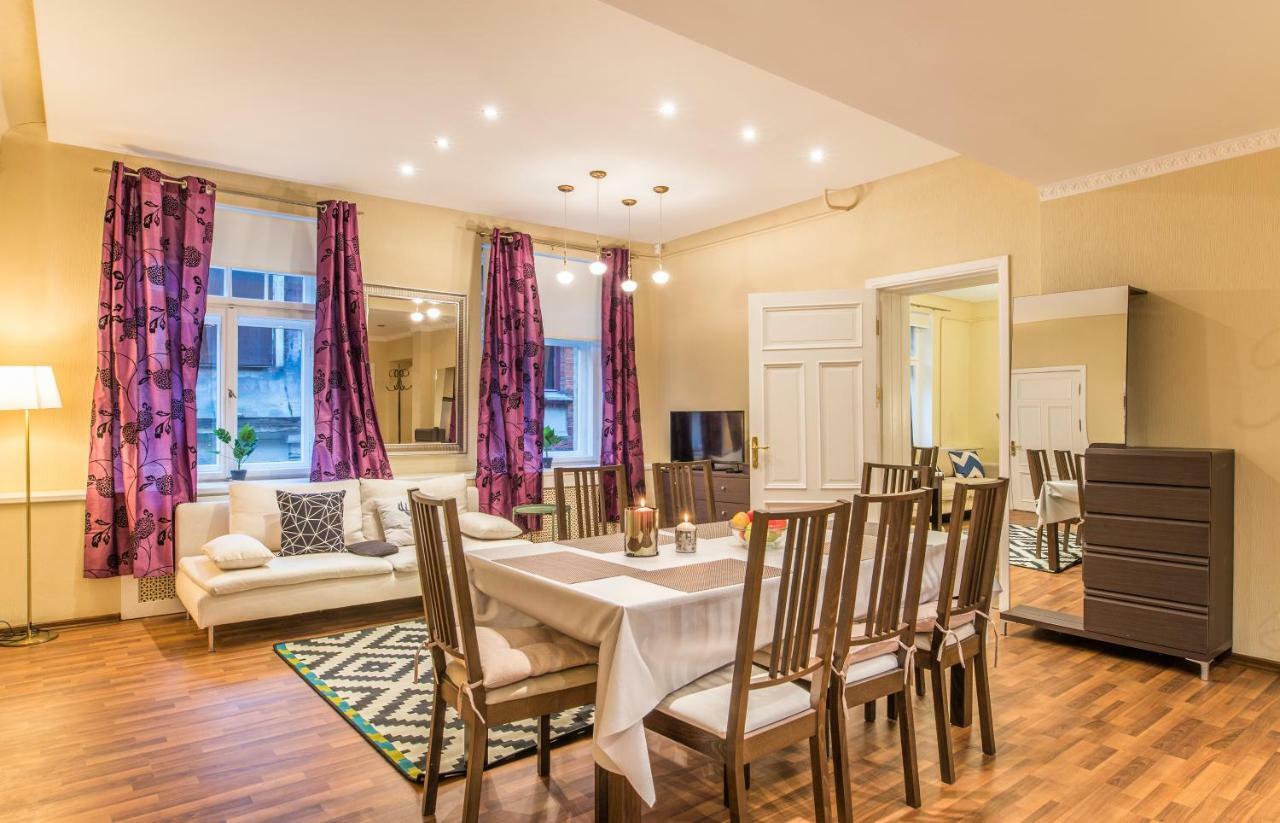 Charming Spacious 3 Bedroom In Old Town Рига Екстериор снимка